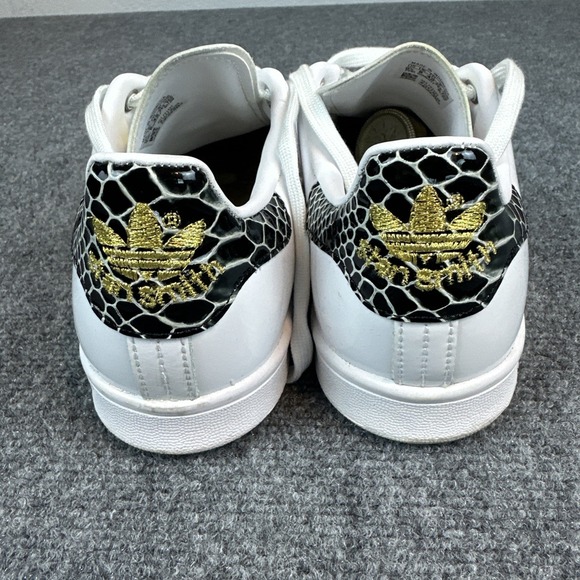 Adidas Women's 9.5 Endorsed By Stan Smith White Snake Print‎ Gold Trim Shoes EUC - Picture 5 of 12